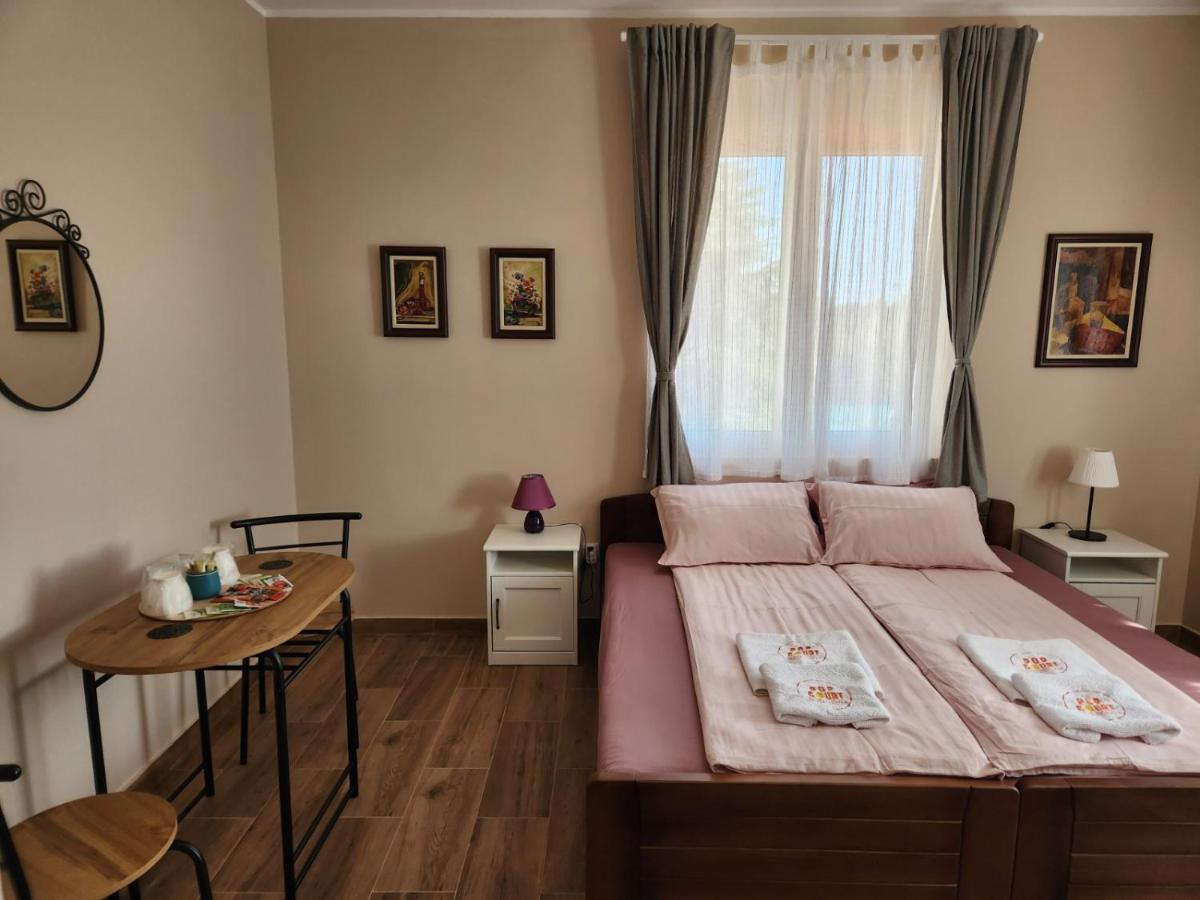 Roomsapartments Popcourt Pancevo Exterior photo